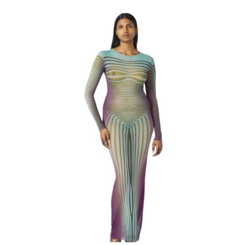 Body Morphing Dress